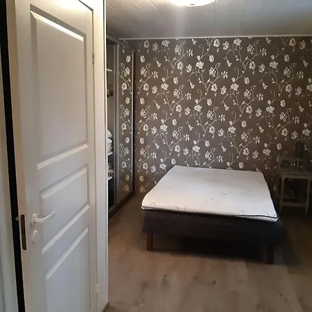 شقة Omakotitalo Ykspihlajassa 110m2